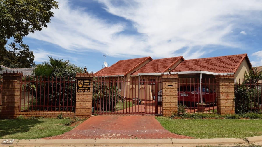 To Let 3 Bedroom Property for Rent in Mayberry Park Gauteng