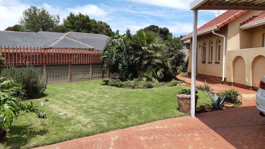 To Let 3 Bedroom Property for Rent in Mayberry Park Gauteng