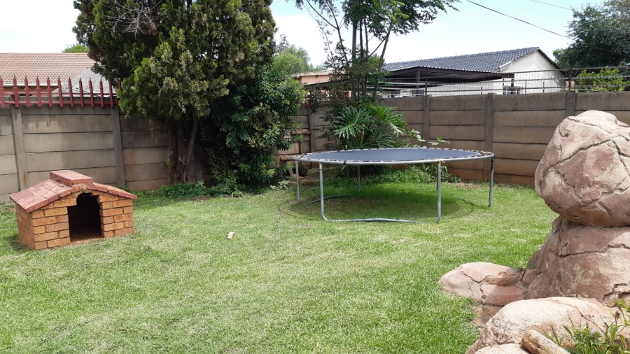 To Let 3 Bedroom Property for Rent in Mayberry Park Gauteng