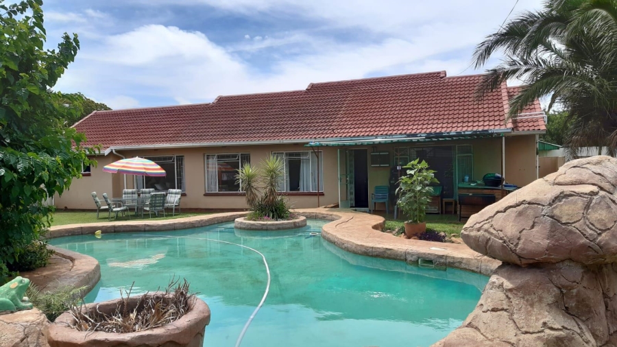 To Let 3 Bedroom Property for Rent in Mayberry Park Gauteng