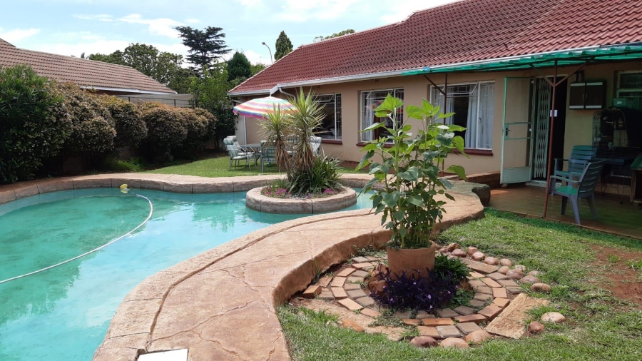 To Let 3 Bedroom Property for Rent in Mayberry Park Gauteng