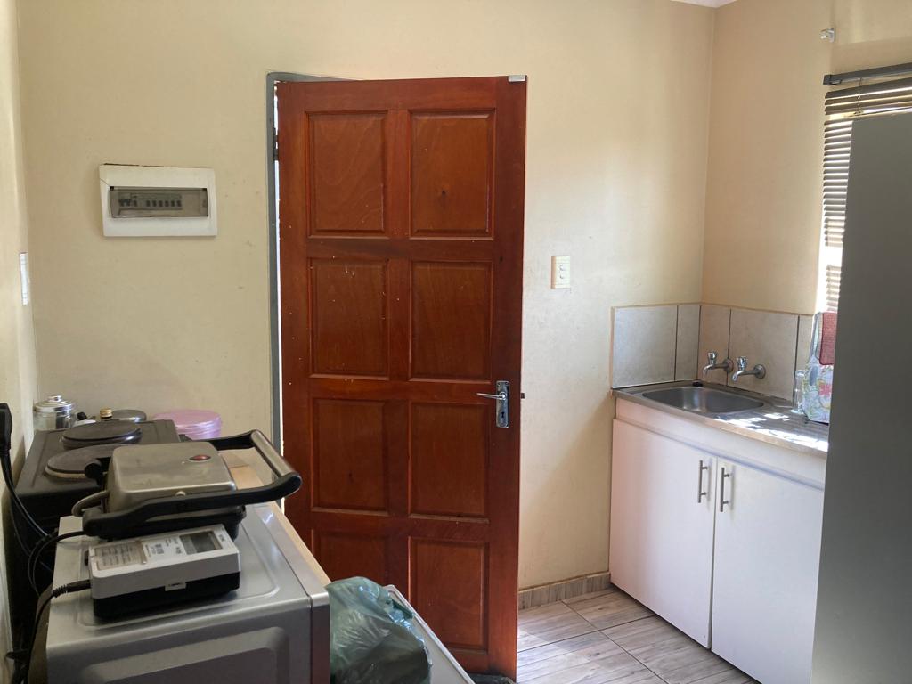 2 Bedroom Property for Sale in Clayville Gauteng