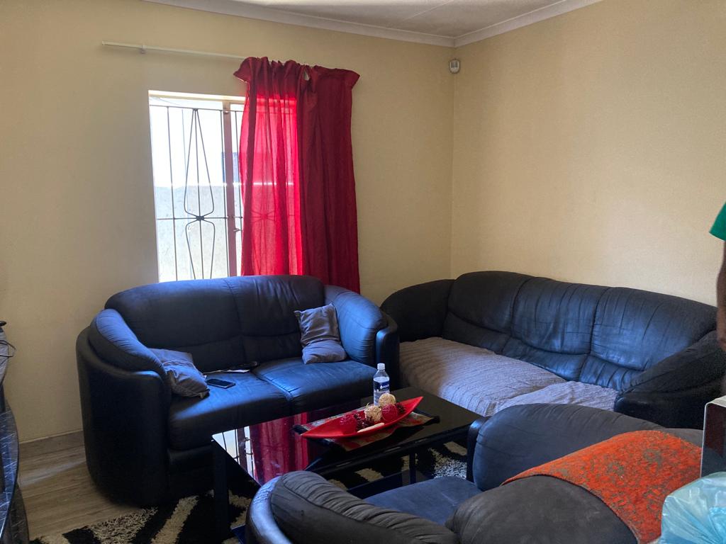 2 Bedroom Property for Sale in Clayville Gauteng