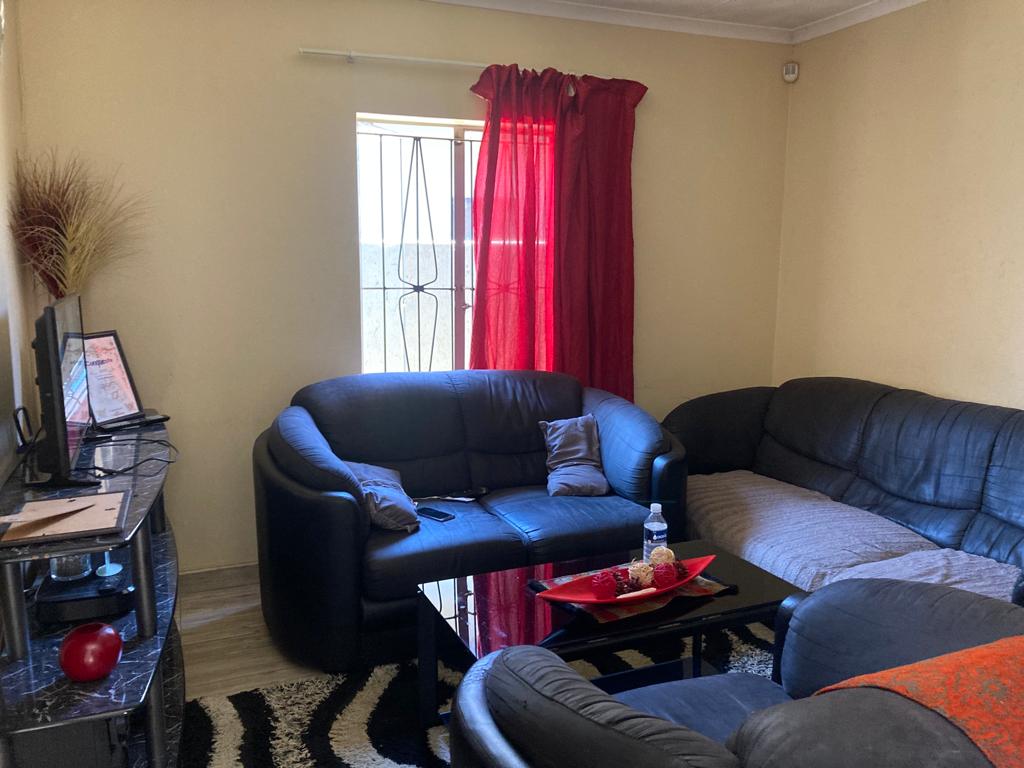 2 Bedroom Property for Sale in Clayville Gauteng