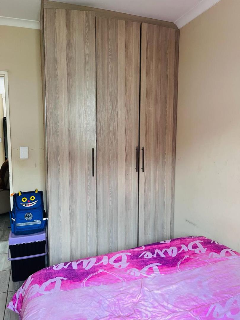 2 Bedroom Property for Sale in Clayville Gauteng