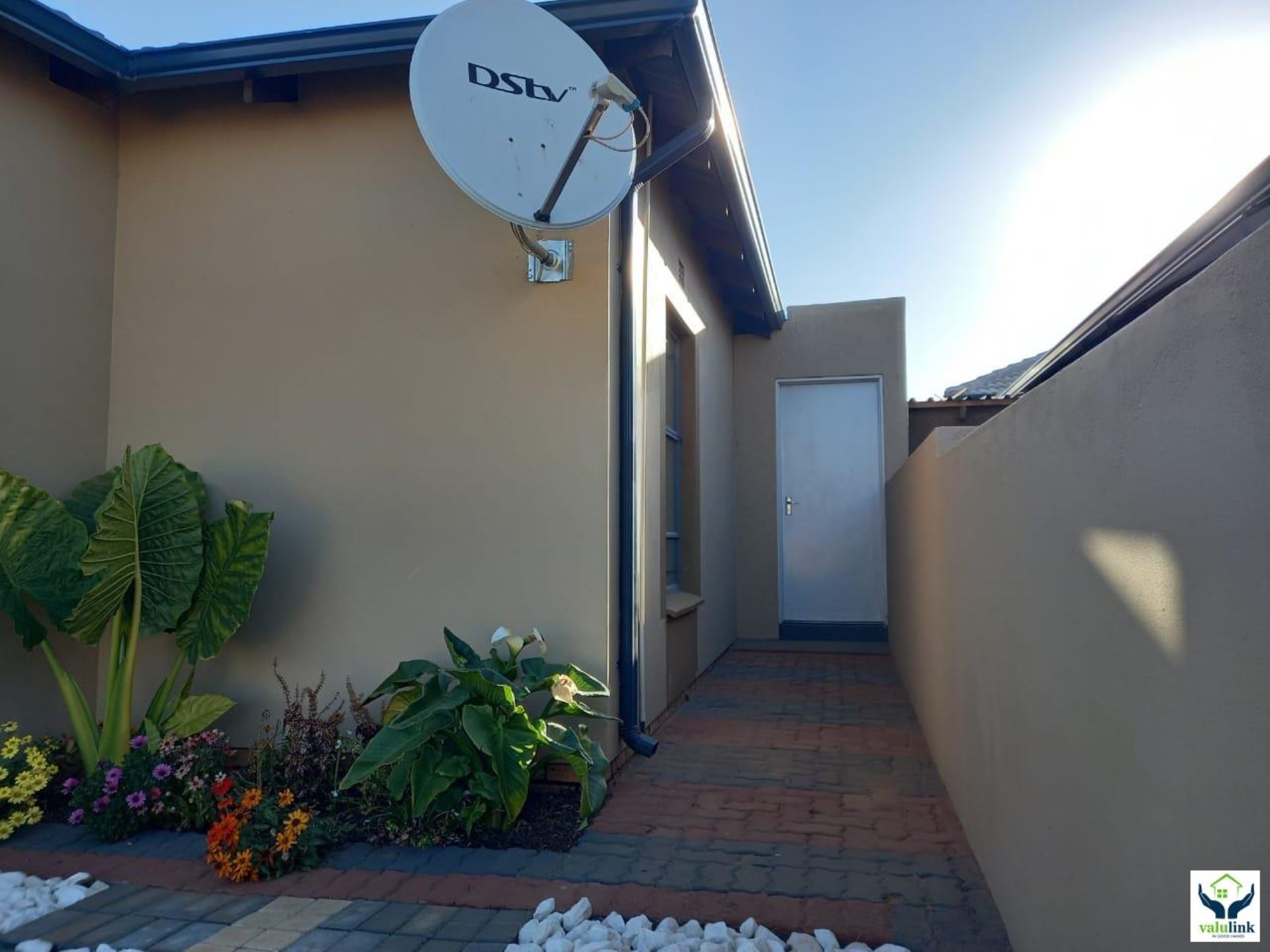 2 Bedroom Property for Sale in Clayville Gauteng