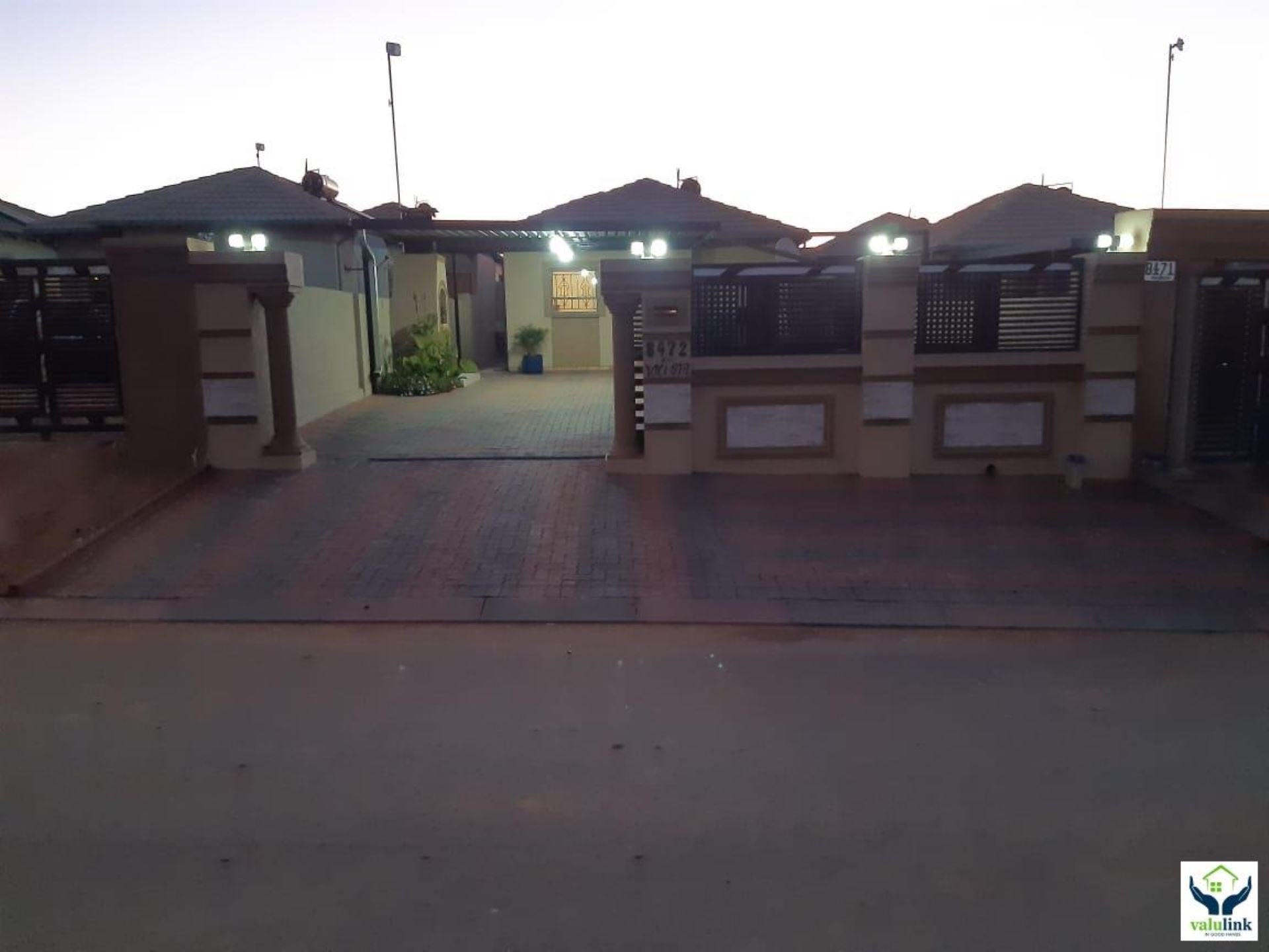 2 Bedroom Property for Sale in Clayville Gauteng