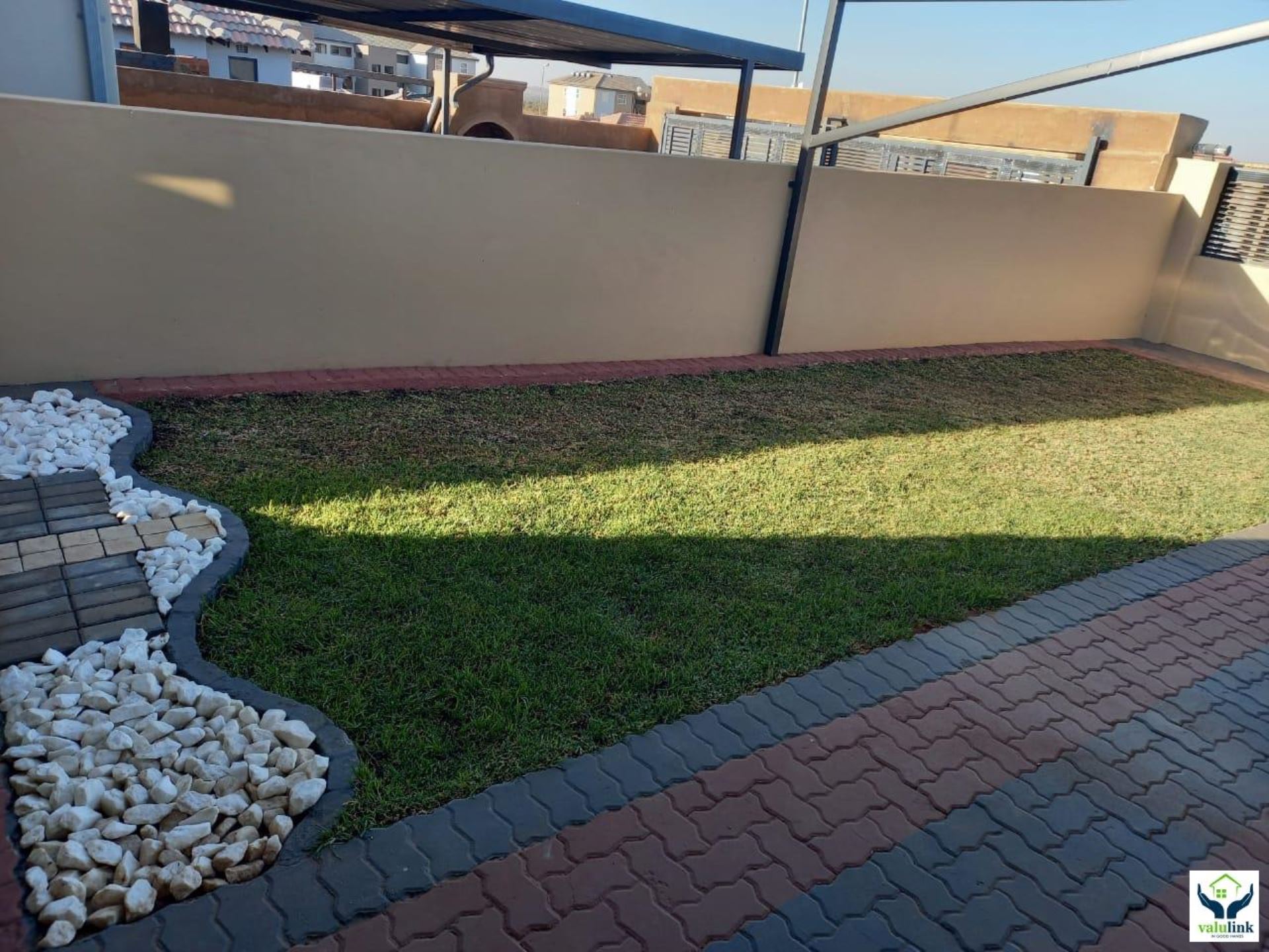 2 Bedroom Property for Sale in Clayville Gauteng