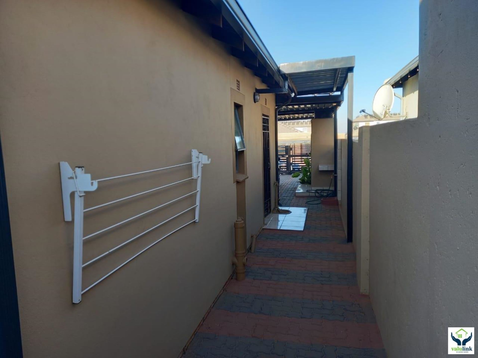 2 Bedroom Property for Sale in Clayville Gauteng