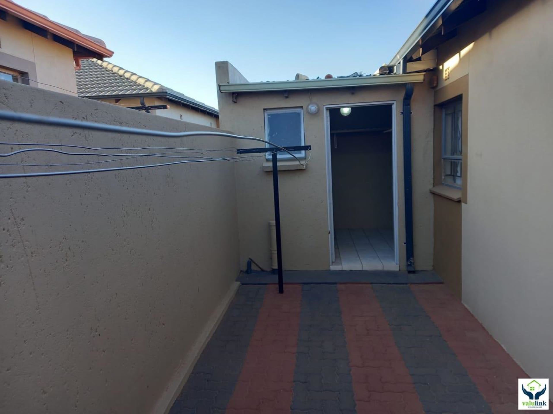 2 Bedroom Property for Sale in Clayville Gauteng