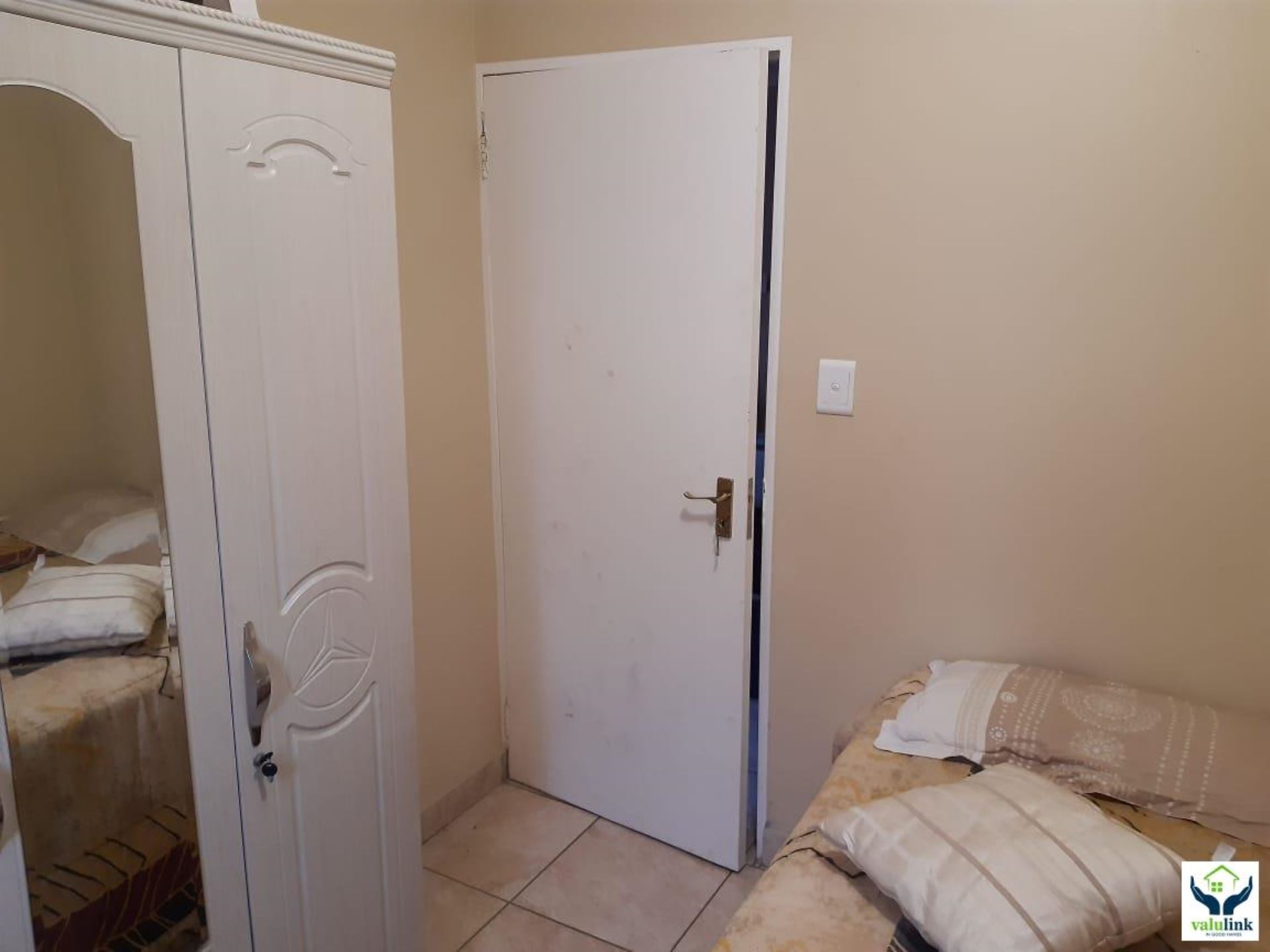 2 Bedroom Property for Sale in Clayville Gauteng