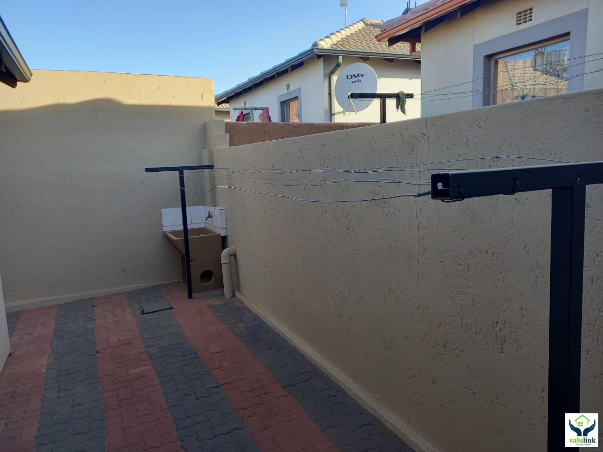 2 Bedroom Property for Sale in Clayville Gauteng