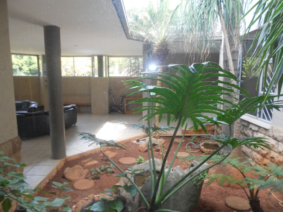 6 Bedroom Property for Sale in Waterkloof Park Gauteng