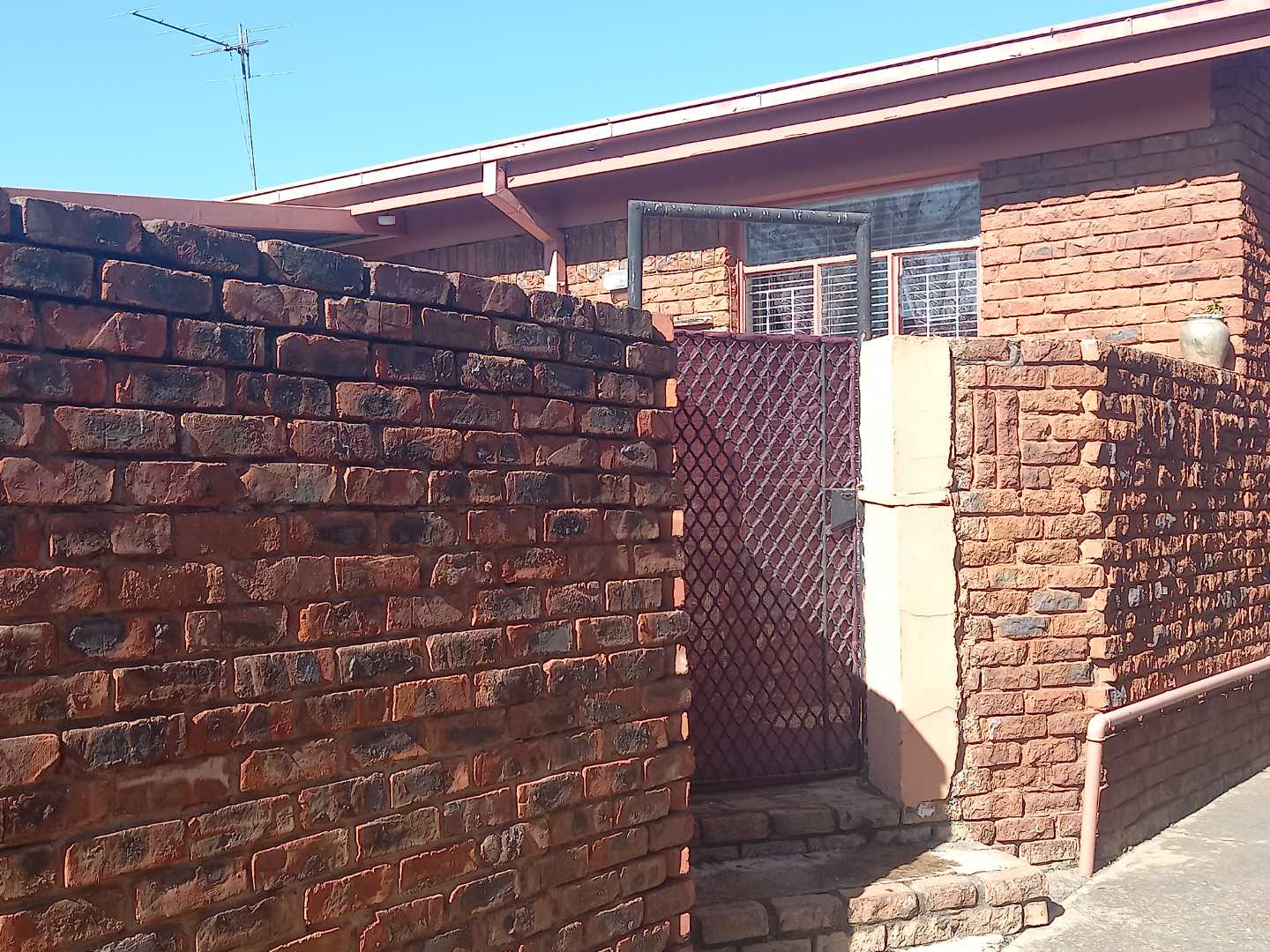 2 Bedroom Property for Sale in Hermanstad Gauteng