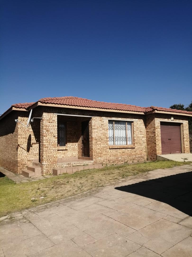 8 Bedroom Property for Sale in Greenhills Gauteng