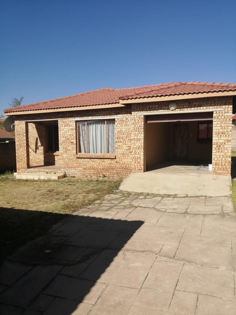 8 Bedroom Property for Sale in Greenhills Gauteng