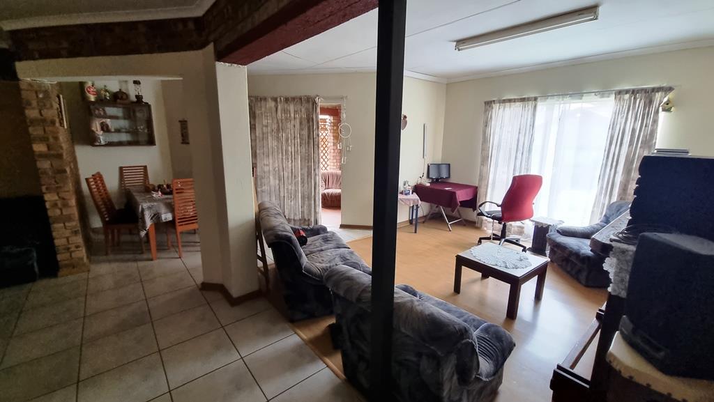 15 Bedroom Property for Sale in Raslouw A H Gauteng
