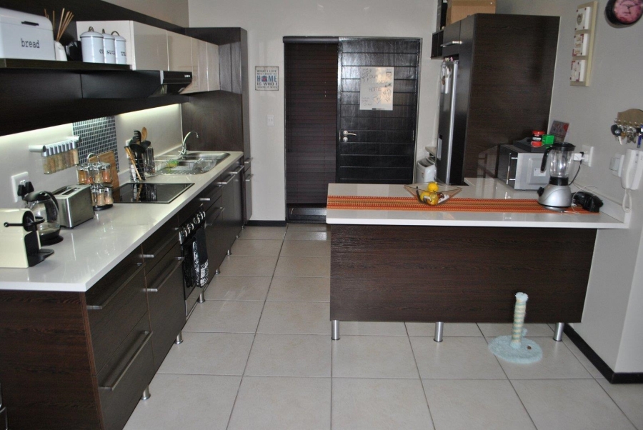 2 Bedroom Property for Sale in Greenstone Hill Gauteng