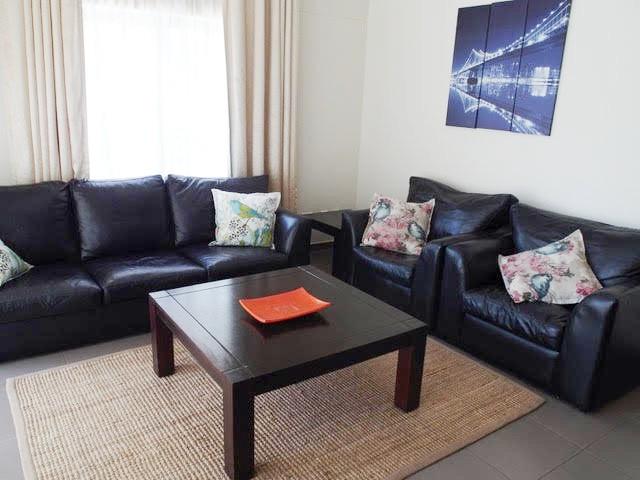 To Let 2 Bedroom Property for Rent in Benmore Gauteng