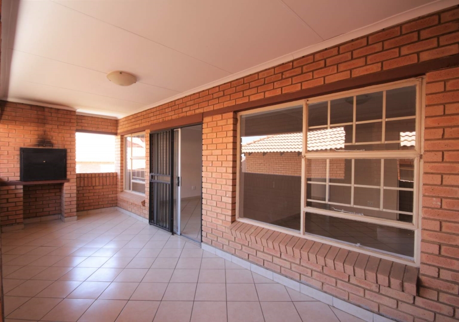 To Let 2 Bedroom Property for Rent in Hazeldean Gauteng