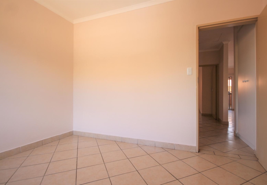 To Let 2 Bedroom Property for Rent in Hazeldean Gauteng