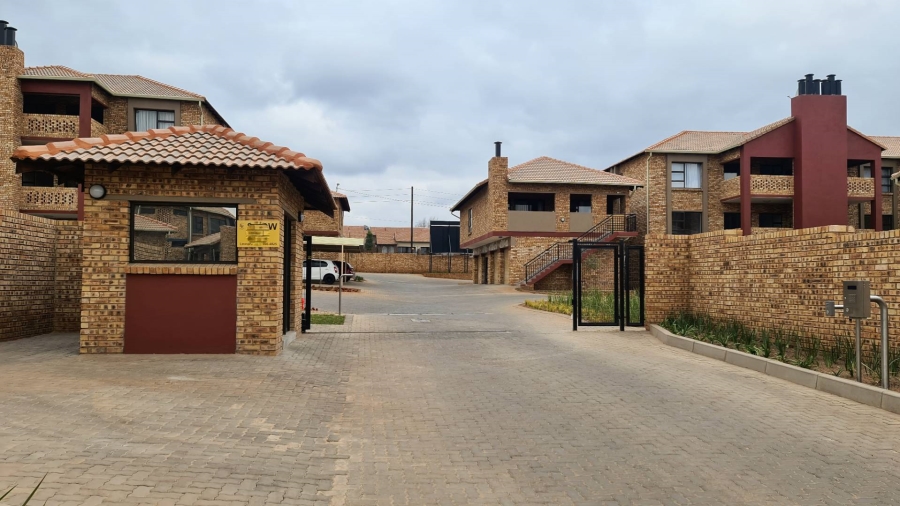 To Let 2 Bedroom Property for Rent in Wierdapark Gauteng