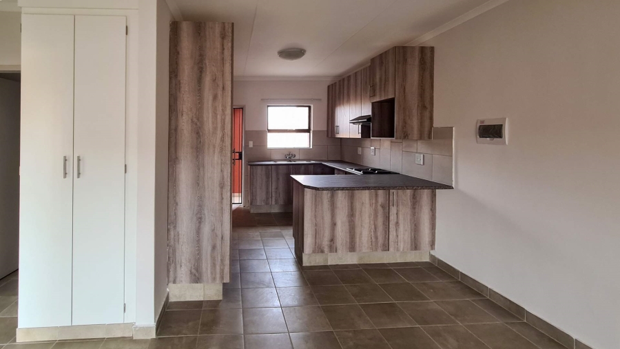 To Let 2 Bedroom Property for Rent in Wierdapark Gauteng