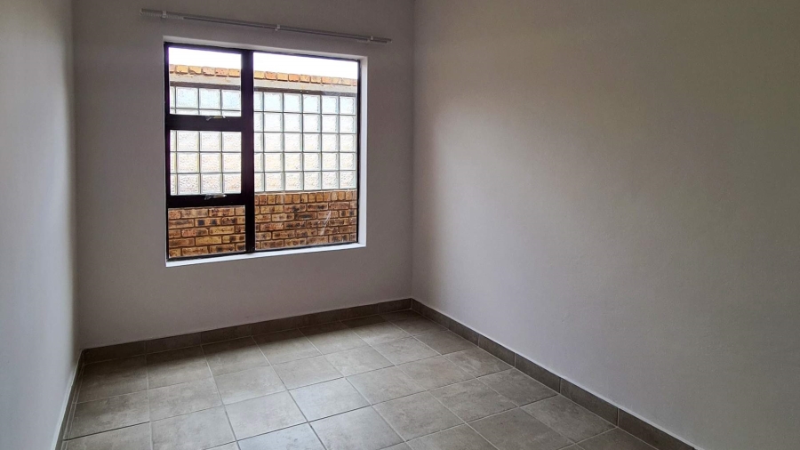 To Let 2 Bedroom Property for Rent in Wierdapark Gauteng