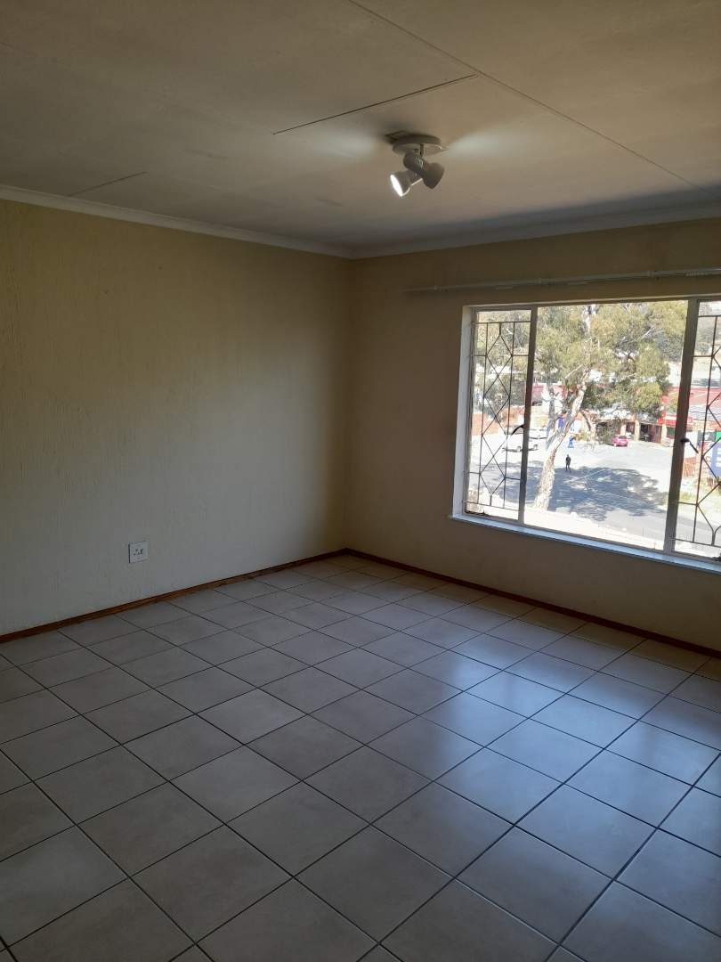 To Let 2 Bedroom Property for Rent in Helderkruin Gauteng