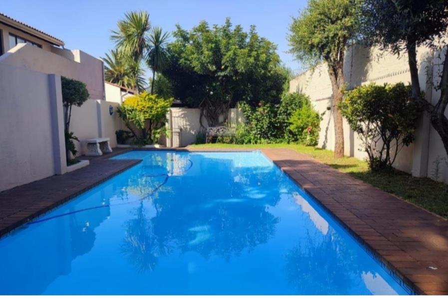 To Let 2 Bedroom Property for Rent in Sandown Gauteng