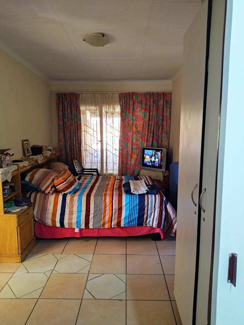 6 Bedroom Property for Sale in Eersterust Gauteng