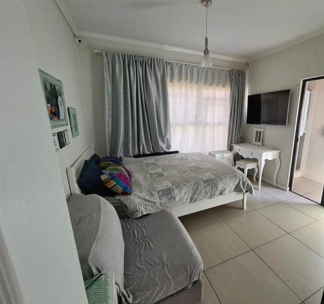 3 Bedroom Property for Sale in Greenstone Hill Gauteng