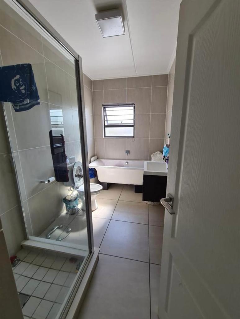 3 Bedroom Property for Sale in Greenstone Hill Gauteng