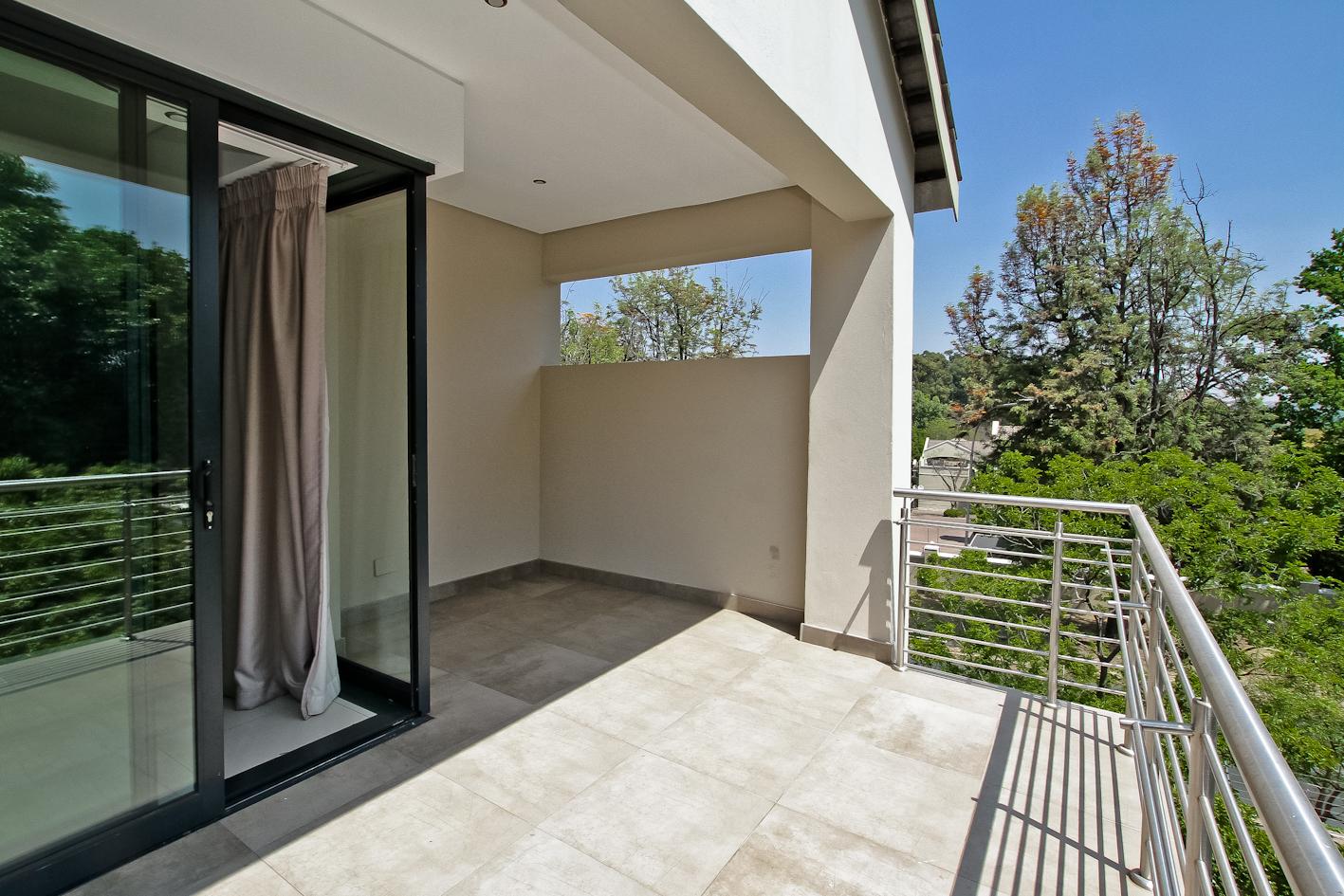 2 Bedroom Property for Sale in Saxonwold Gauteng