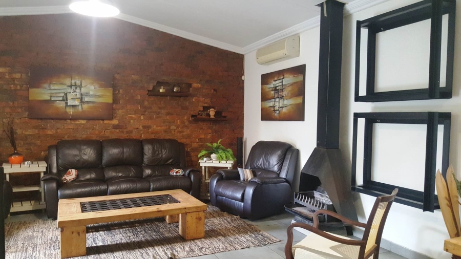 To Let 4 Bedroom Property for Rent in Faerie Glen Gauteng