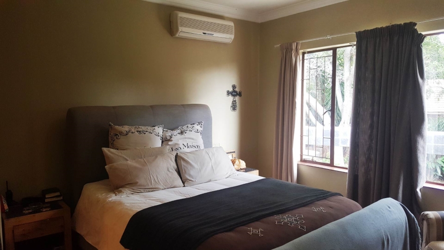 To Let 4 Bedroom Property for Rent in Faerie Glen Gauteng