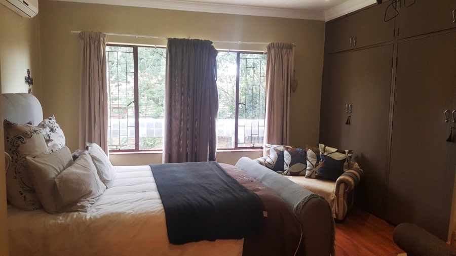 To Let 4 Bedroom Property for Rent in Faerie Glen Gauteng