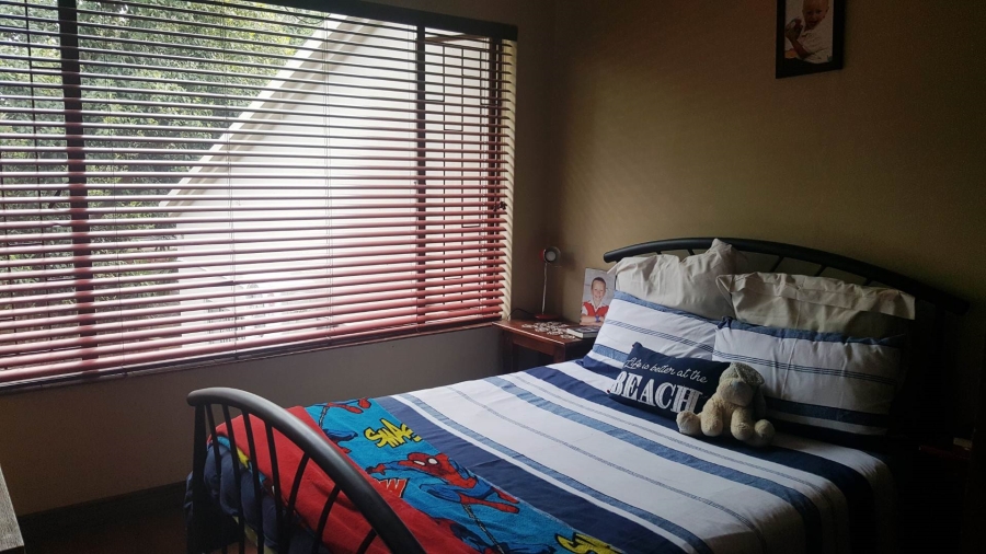 To Let 4 Bedroom Property for Rent in Faerie Glen Gauteng