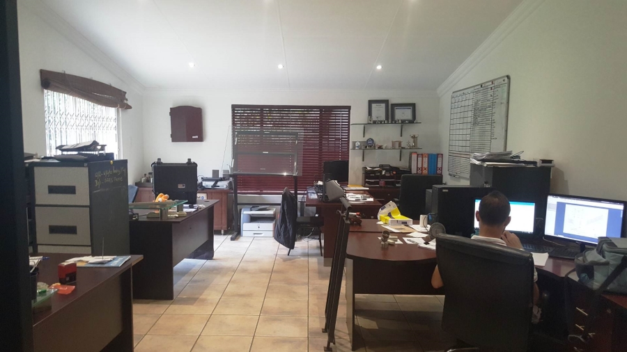 To Let 4 Bedroom Property for Rent in Faerie Glen Gauteng