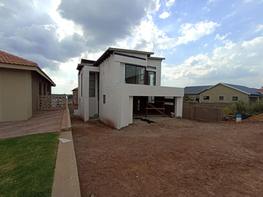 4 Bedroom Property for Sale in Wildtuinpark Gauteng