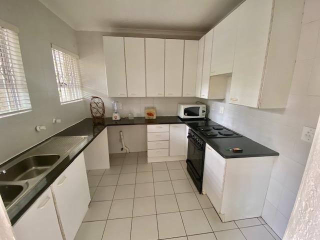 To Let 2 Bedroom Property for Rent in Benmore Gauteng