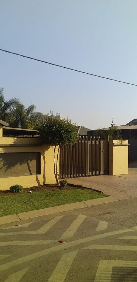 2 Bedroom Property for Sale in Mamelodi East Gauteng