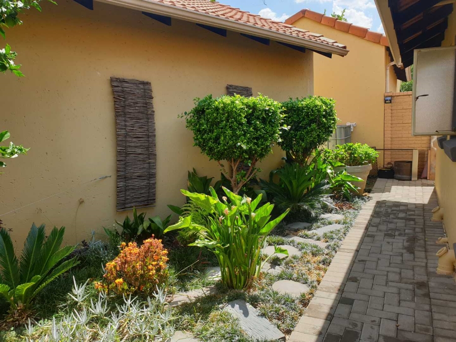 2 Bedroom Property for Sale in Willow Park Manor Gauteng