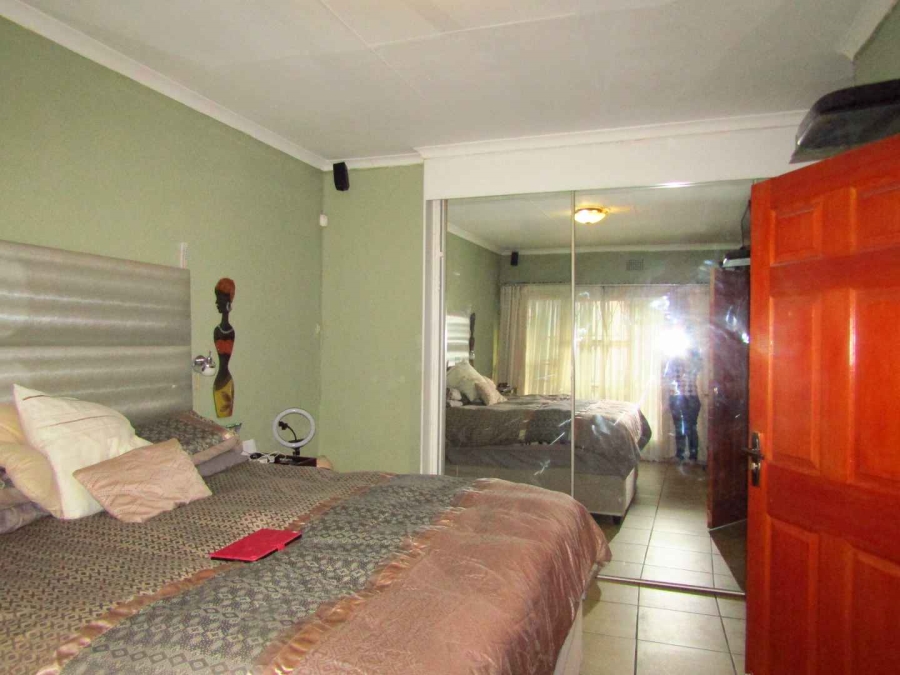 To Let 3 Bedroom Property for Rent in Brackendowns Gauteng