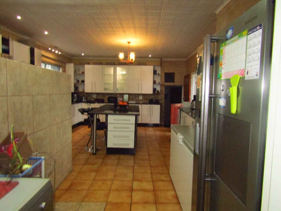 To Let 3 Bedroom Property for Rent in Brackendowns Gauteng