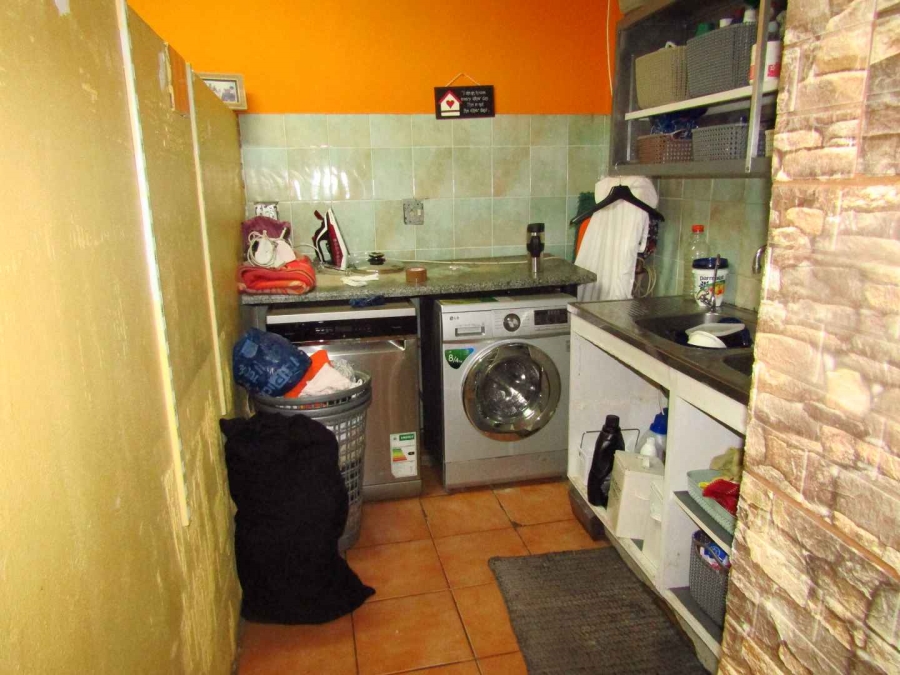 To Let 3 Bedroom Property for Rent in Brackendowns Gauteng