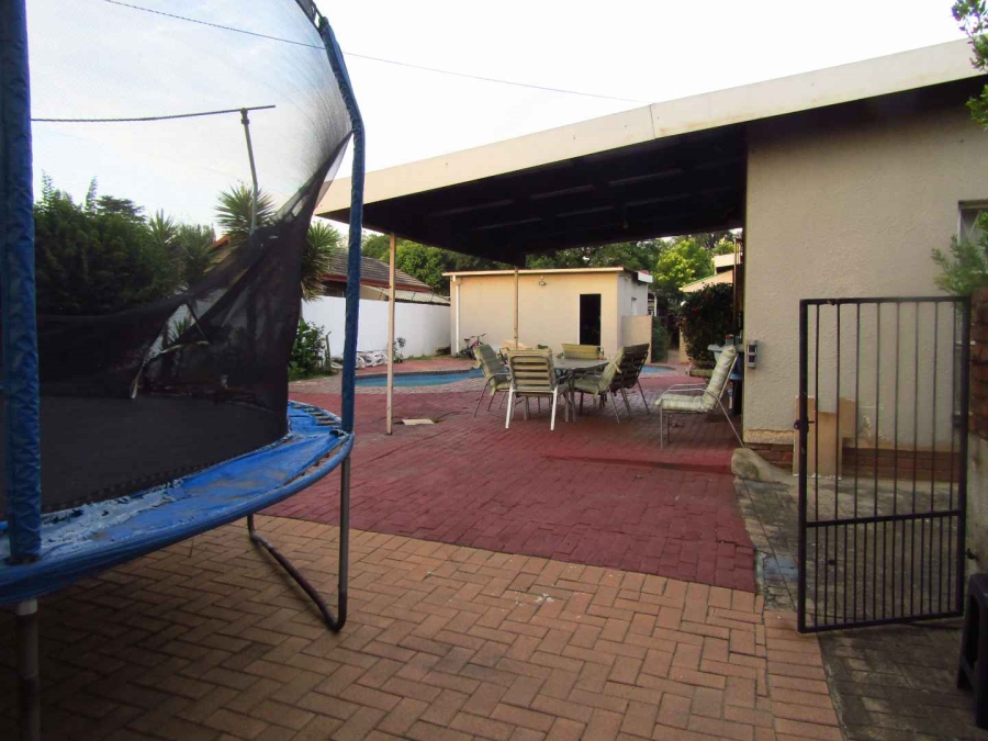 To Let 3 Bedroom Property for Rent in Brackendowns Gauteng