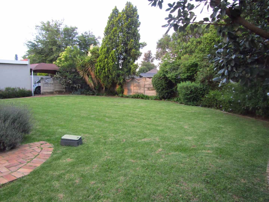 To Let 3 Bedroom Property for Rent in Brackendowns Gauteng