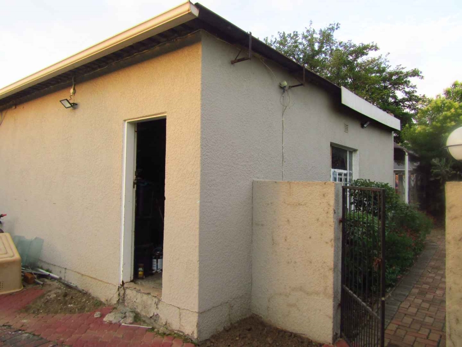 To Let 3 Bedroom Property for Rent in Brackendowns Gauteng