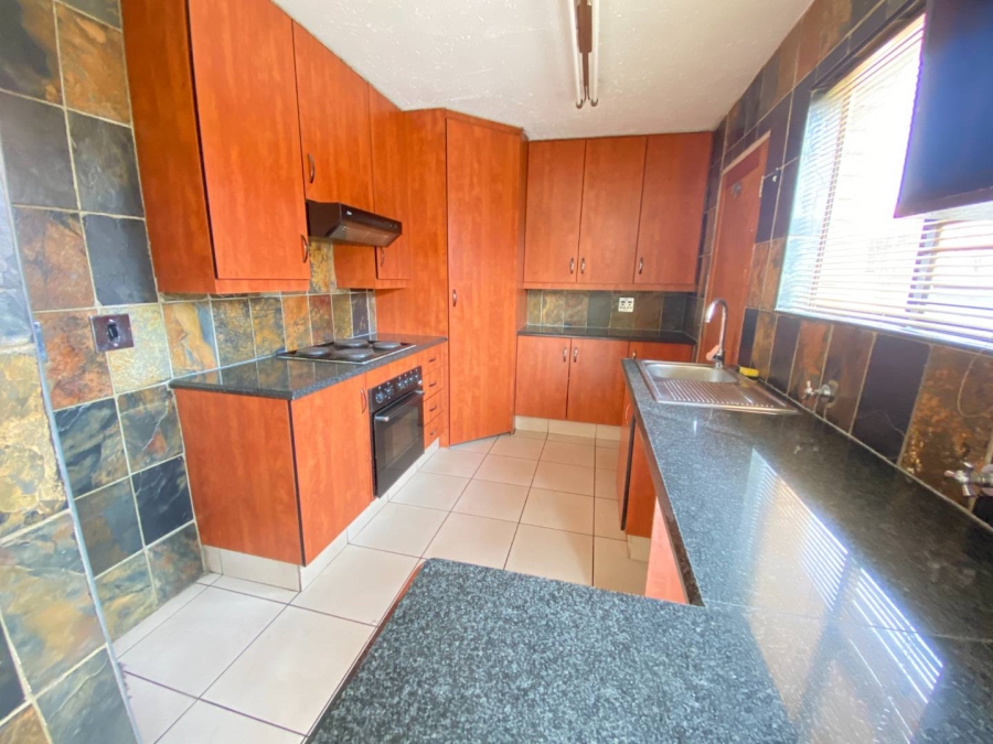 3 Bedroom Property for Sale in New Redruth Gauteng